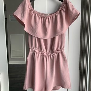 MOVING SALE 🔥 Feminine jumpsuit